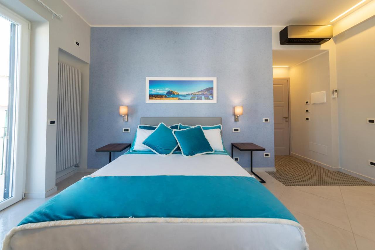 B&B La Piazzetta อีสเกีย ภายนอก รูปภาพ