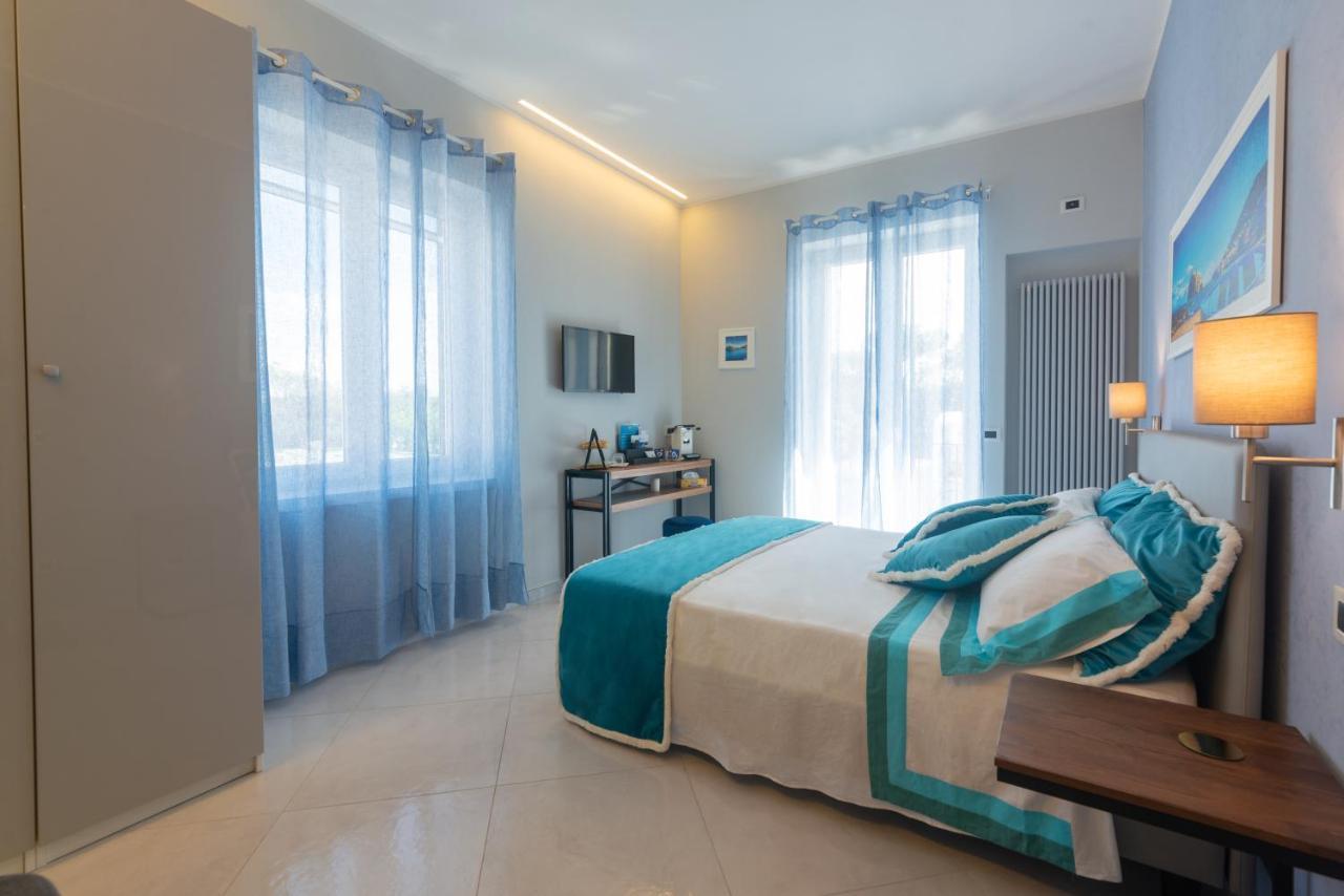 B&B La Piazzetta อีสเกีย ภายนอก รูปภาพ